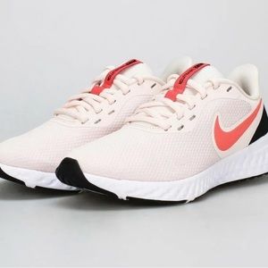 New Nike Revolution 11 wide